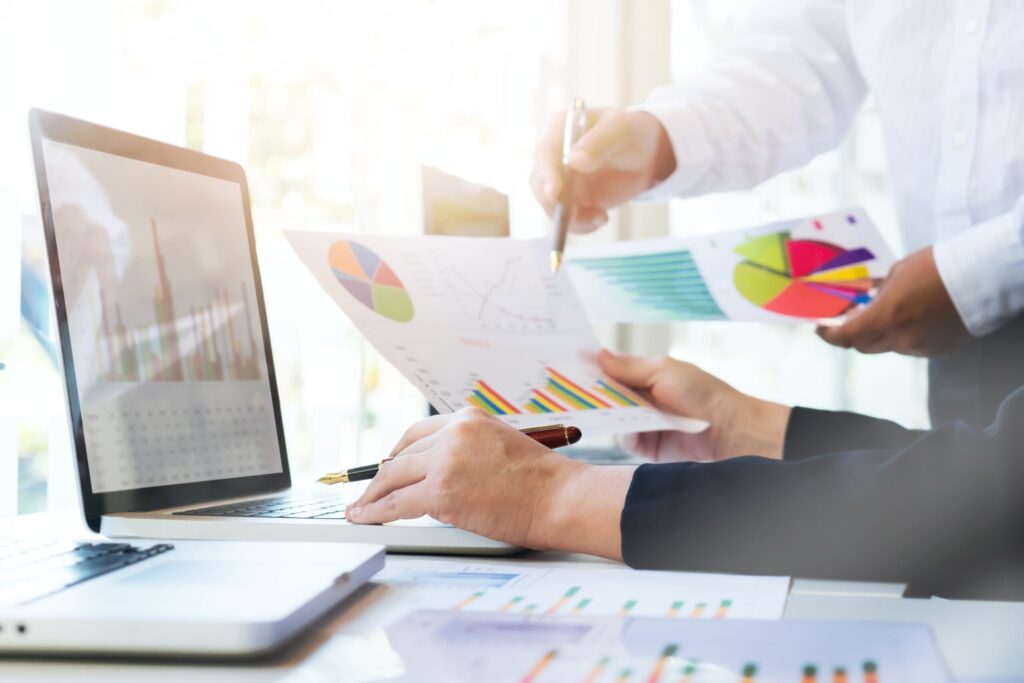 Common Data Governance Challenges & Solutions Image